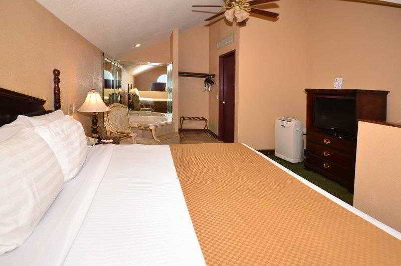 Quality Inn & Suites Carthage Extérieur photo