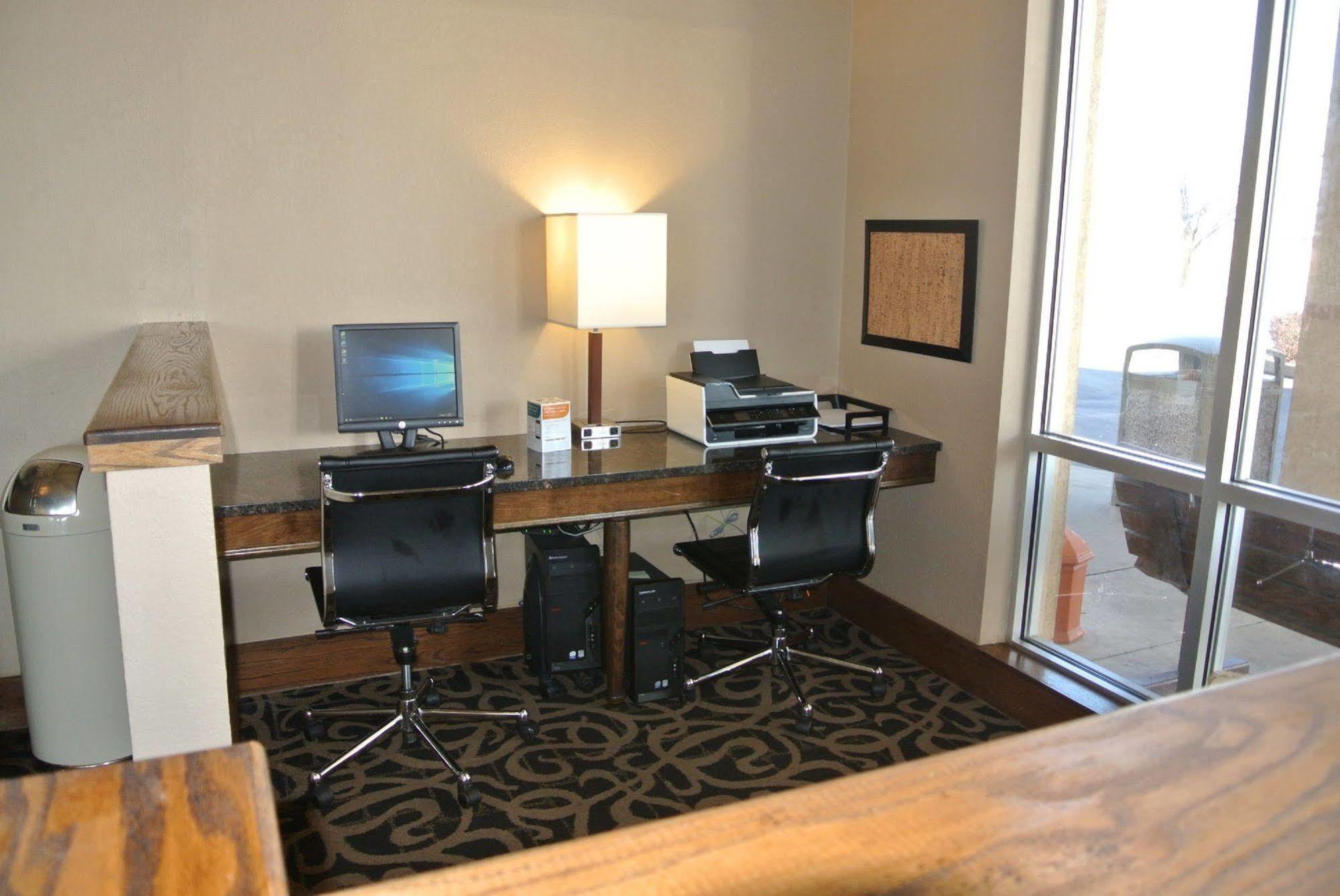 Quality Inn & Suites Carthage Extérieur photo