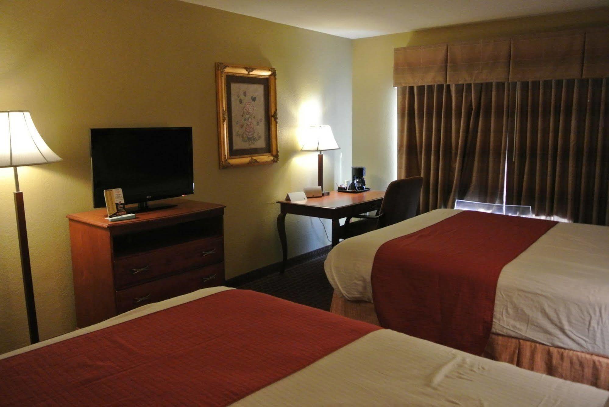 Quality Inn & Suites Carthage Extérieur photo